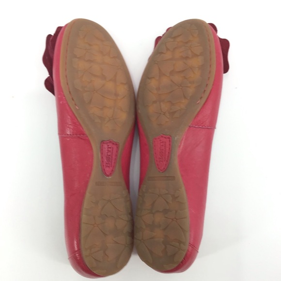 Born Pink Flats with Flower Detail - Picture 9 of 14
